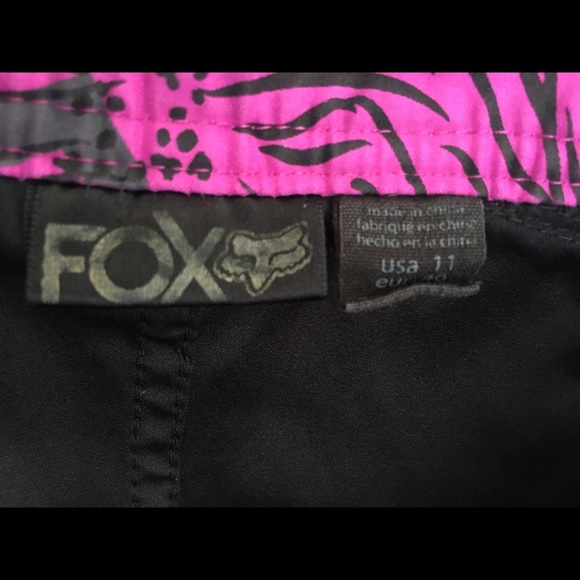 ⭐️Ladies Fox Racing Board Shorts - Picture 3 of 6